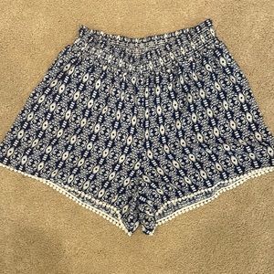 Blue & white flouncy shorts elastic waist